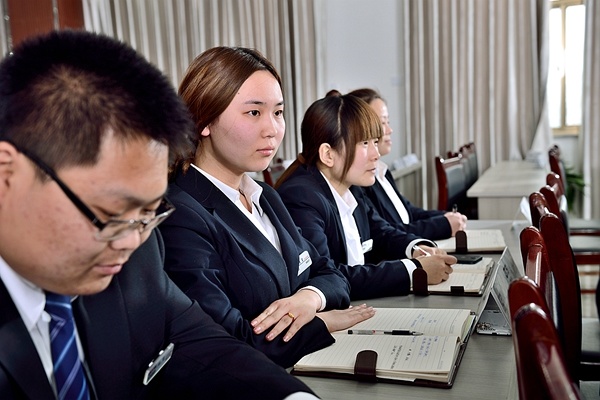 濟南商務(wù)攝影,濟南商務(wù)人像,濟南商業(yè)攝影,濟南攝影